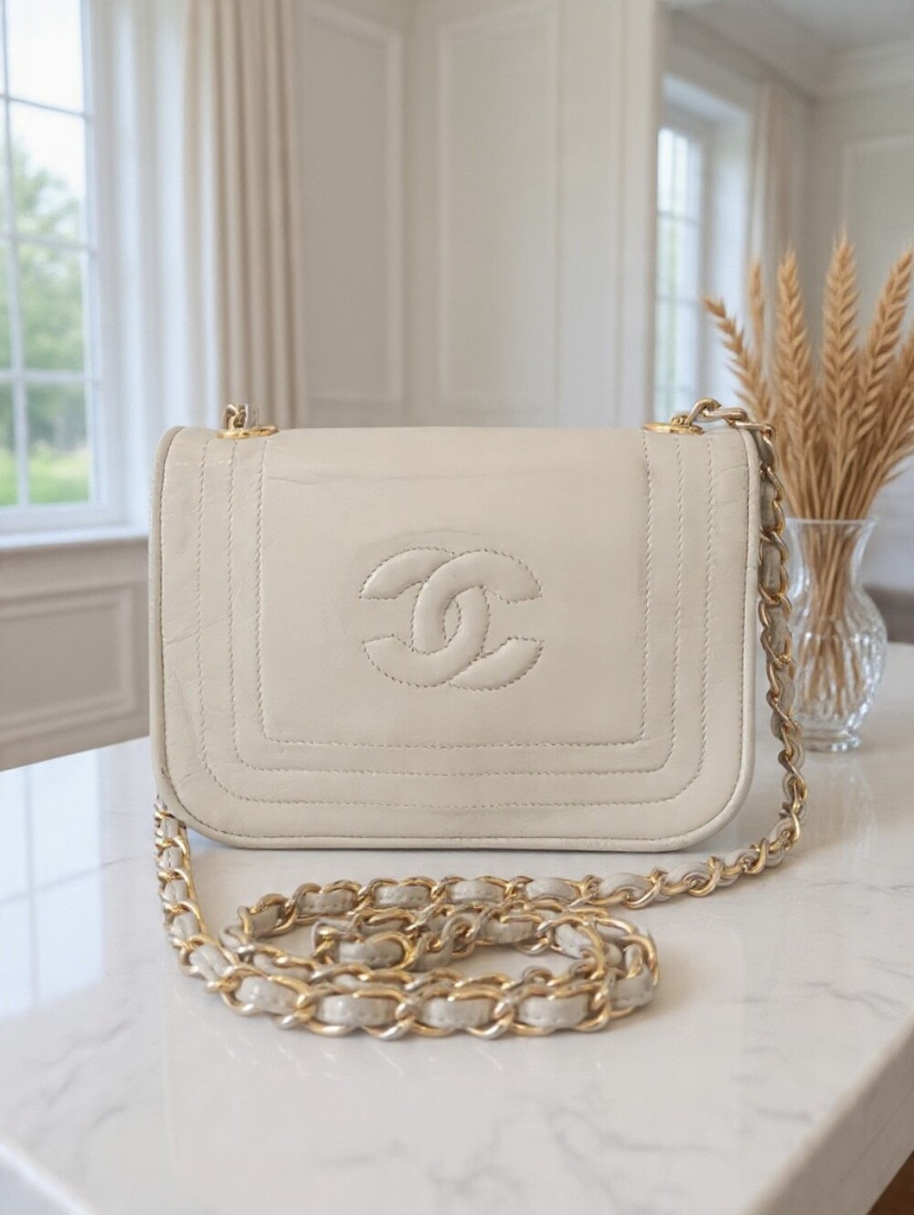 👜 Vintage Chanel 1988 Beige Lambskin CC Stitch Small Flap Shoulder Bag - Picture 4 of 17